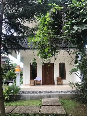 Dewi Ayu At Hanoman بيت ضيافة *