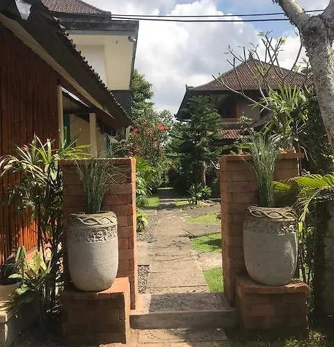 Dewi Ayu At Hanoman بيت ضيافة *